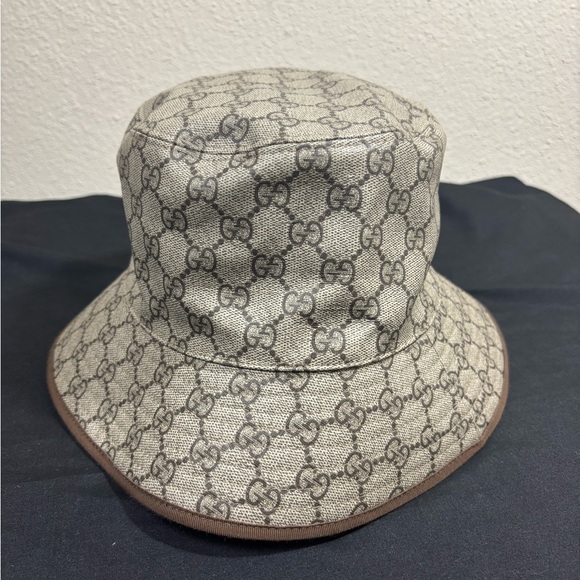 Gucci GG Canvas Bucket Bag - Picture 2 of 6